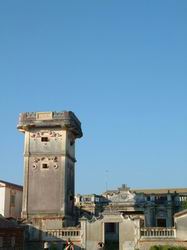 2005�~������a�޲z�B�e���L���A�ש���o�ѵع�ñ���P�N�N�o��ӭ״_��Ѫ��޳B�C(��v�G���v��)