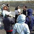 台南市環保局要巡河志工直接與排放污水廠商溝通，雙方發生爭執