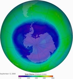 北極臭氧層破洞的現象日益嚴重。圖片提供：NASA