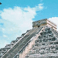 馬雅古文明的祭壇，城堡金字塔（El Castillo）；洪如江攝於墨西哥Chichen Itza