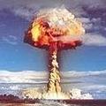 法國於1970年在穆魯羅瓦島作進行核子彈試爆；圖片提供：未知。