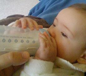 抽檢15種品牌嬰兒奶粉，結果全數含有過氯酸鹽(perchlorate)污染；圖片來源：未知