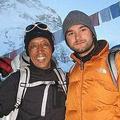 左為Apa Sherpa與Dawa Steven Sherpa於2008年5月於聖母峰營區合影；攝影：Steven Sherpa；圖片提供：WWF Climate Witness