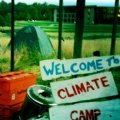氣候行動營人員在RBS位於蘇格蘭的總部紮營，圖片來自:Climate Camp。