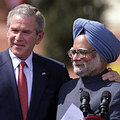 布希與印度簽署民用核能協定（圖片來源：白宮）