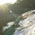 颱風季節還沒到，但湳子溝溪剛完工的護岸卻已經垮下來