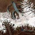 不丹的冰河正縮減消融入湖 (圖片來源：NSIDC)