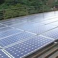 屋頂上的太陽能發電設備