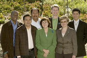 2008年環保金人獎七位草根運動領導者合照由左起：桑多斯、楊薩、桑多斯、拉莫絲、夏普斯、莉可瓦諾娃、曼多薩。圖片來源：Goldman Environmental Prize