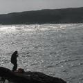 鐵砧上的磯釣釣客。圖片來源：吳佳琪