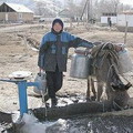 吉爾吉斯的某些鄉村使用地下水為主要水源。圖片來源：Lambro