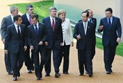 G8各國的領導。圖片來源：Govt. of Japan