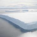 觀光人潮、油污將對南極產生不小衝擊(照片來源:ENS)