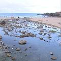 花蓮鹽寮漁港原本是屬於細小礫石的沙灘海灣。