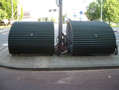 鹿特丹路邊的停車設施，我稱之為單車籠。圖片來源：謝齡儀