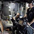美國海軍聲納技術士於南加州參與聯合任務用兵軍事演習(圖片來源：U.S. Navy) 
