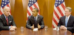 2008/12/9美國現任總統,副總統及前任副總統齊聚會場。圖片提供:Obama Transition Team