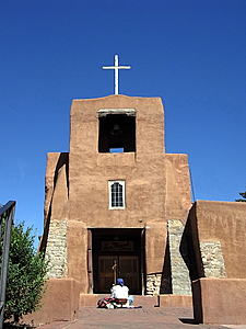 美國聖塔非西班牙殖民時期興建的教堂。圖片提供：中華世界遺產協會