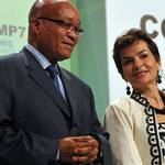 COP17揭幕，左為南非總統Jacob Zuma，右為聯合國氣候變遷秘書長Christiana Figueres（圖片節錄自AFP/Getty Images，Alexander Joe攝）