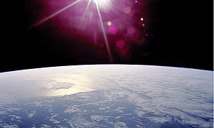 從太空站射得的太陽與地球(圖片來源：ESA / NASA)