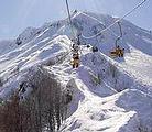 俄羅斯坡利亞納高山滑雪纜車，圖片由Wikimedia有情提供