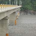 洪水來時，水都淹到三地門橋上，所幸沒有沖斷；圖片來源：朱淑娟