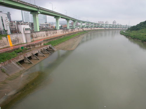 基隆河的防洪工程 （攝影 / 徐名頤）