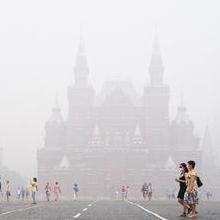 2010年8月7日莫斯科紅場被塵霧所壟罩。圖片節錄自:varnikov相簿