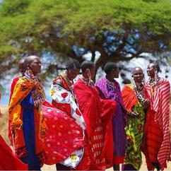 在安博塞利的馬賽族婦女。圖片節錄自：H.K. Tang相本。