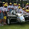 小學生參觀太陽能車