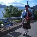 尼斯湖畔的蘇格蘭風笛手