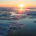 日落北極洋。圖片來源：ENS