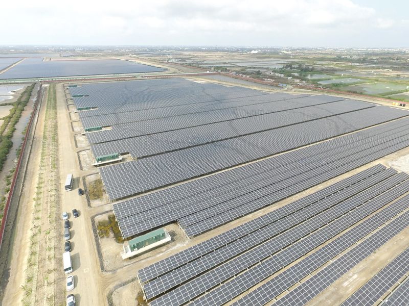 全台最大光電場落腳台南 300座足球場面積 躋身世界前50大