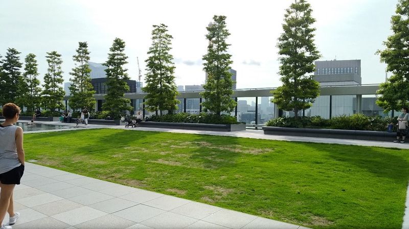 來去百貨公司逛花園 銀座「綠屋頂」降溫兼攬客