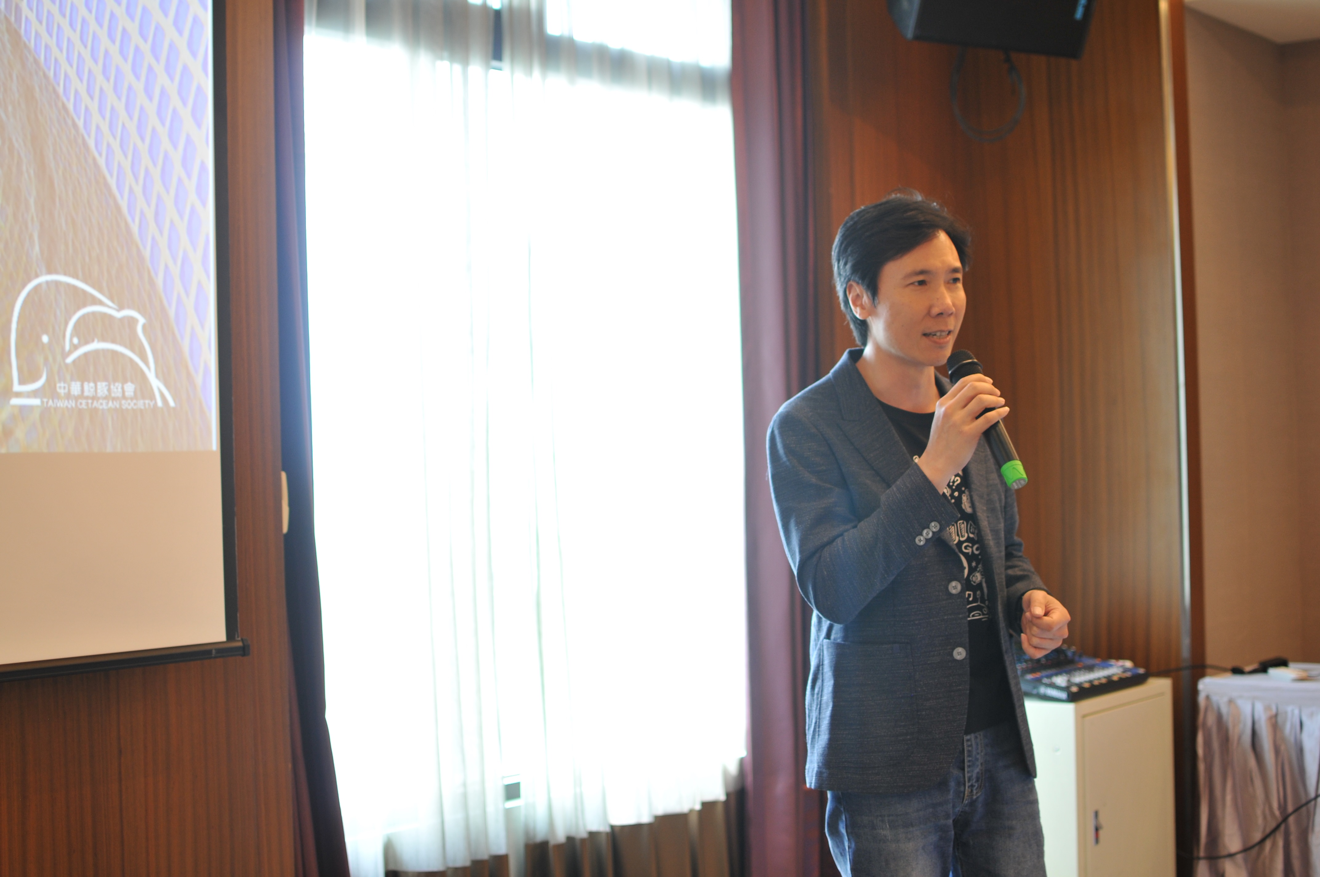 爭鮮人資部總監張哲嘉表示，公司透過旗下海鮮供應商，採購適合的食材提供「司康」。攝影：潘柏林