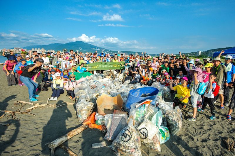 一年1小時淨灘換為365天的無塑生活 荒野串聯「零廢棄倡議」