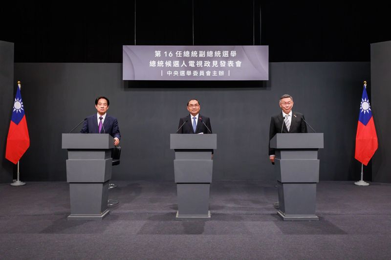 總統選舉政見會第三場 賴推綠能 侯柯夾擊質疑「2025非核家園」