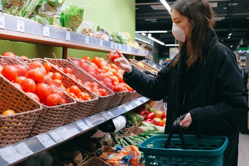 要讓人人買得起有機農產品 法國、比利時大膽試驗「食品社會保險」