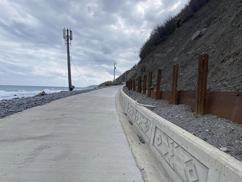 阿塱壹古道外農路鋪水泥 危害陸蟹生態 環團籲補生態檢核