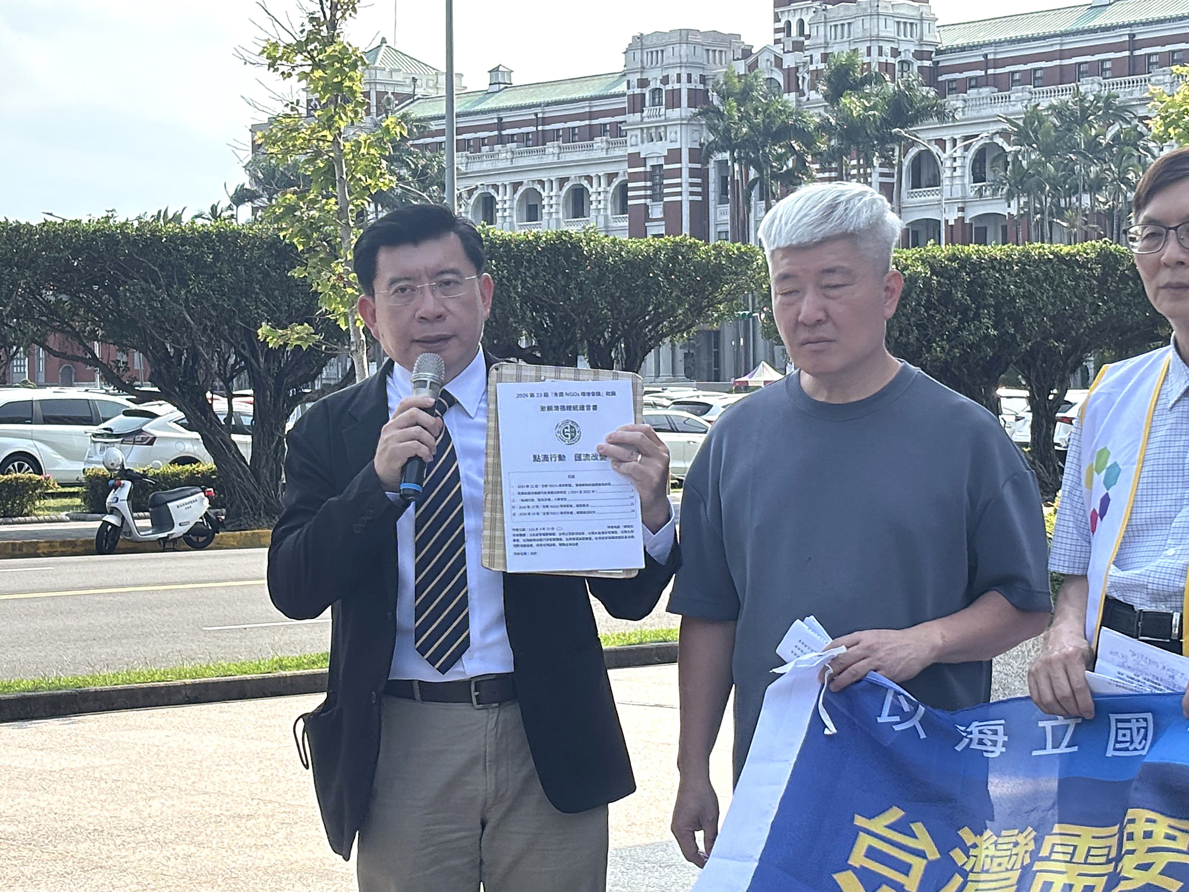 公民監督國會聯盟執行長張宏林呼籲盡速召開「第二屆全國土地問題會議」。攝影：林昱妍