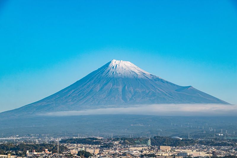 官方確認！ 11月7日富士山「初冠雪」 創觀測130年來最晚紀錄