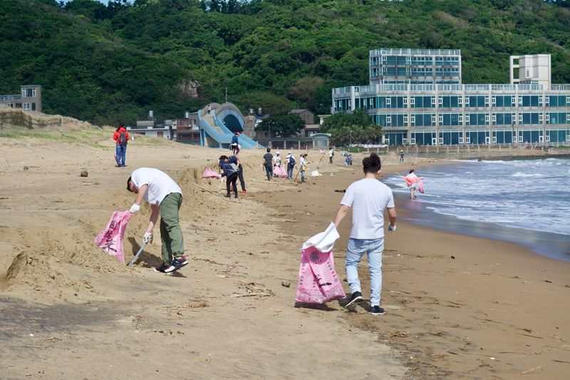 北海岸國聖埔愛海行動 台灣荃新、逢興生物協力淨灘