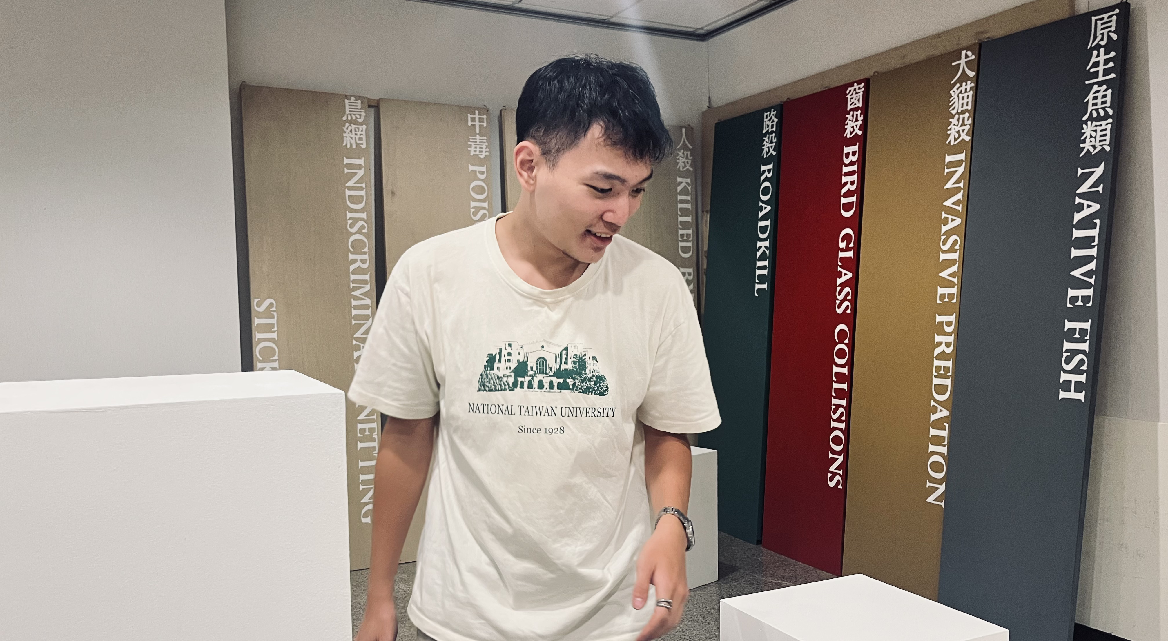 第31屆台大藝術季《DECOmposer分解者》由台大生命科學系大四學生劉宇桁、張家安擔任總召，從生物學中的「分解者」概念出發，將公民科學與藝術創作結合。圖片來源：台大藝術季提供