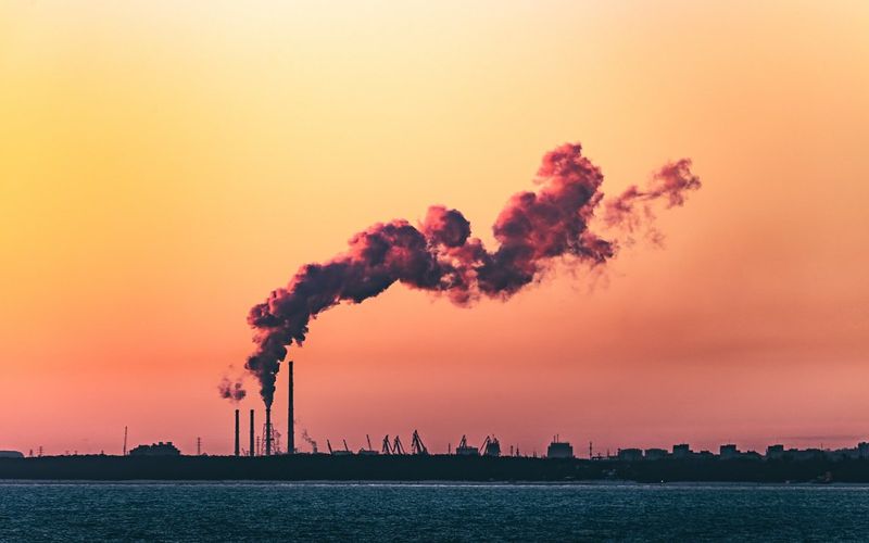 氣候承諾不足 本世紀末將升溫2.7°C 聯合國最新碳排差距報告出爐