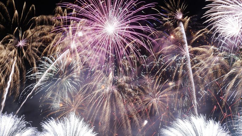 跨年夜空污指標高 西半部陷紅害 澎湖、義大煙火秀致PM2.5達紫爆