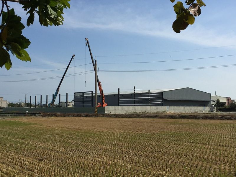 農地工廠「就地」合法？ 營建署長：不會等同合法工業區