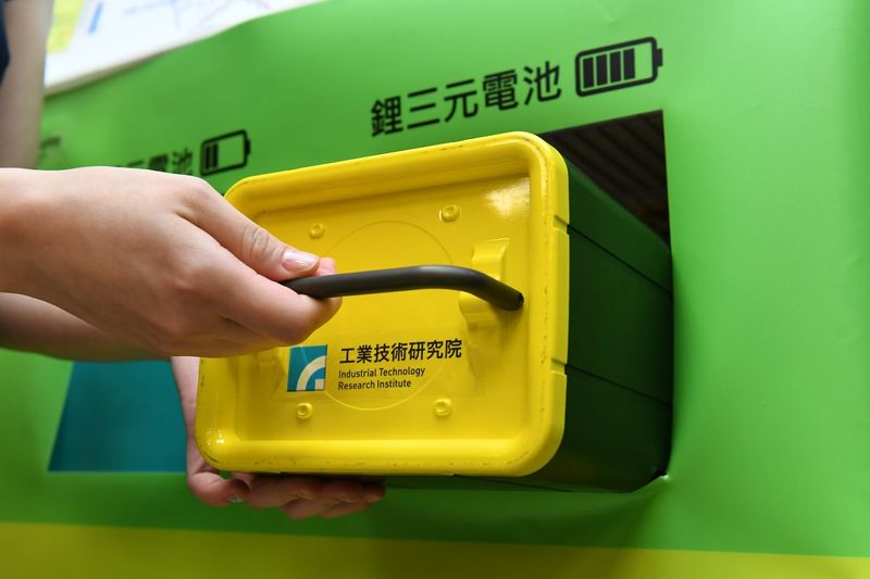 汰役電動車電池何處去？ 工研院研發「電池積木」化身儲能系統 壽命延長一倍