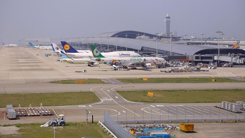 曾經的填海造陸奇蹟 日本關西國際機場逐年下沉中