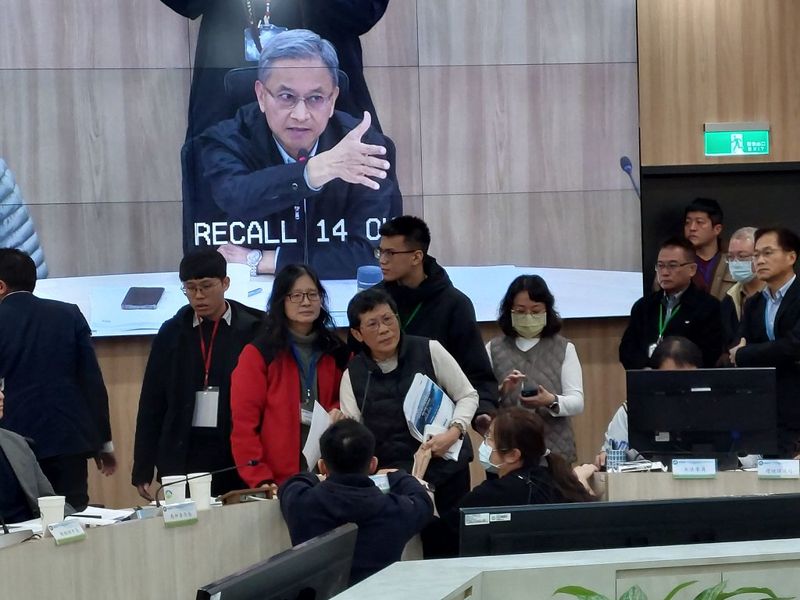 四接2案併陳送環評大會 海洋專家交鋒：人工底質促多樣性，或長出「半殘」生態系？