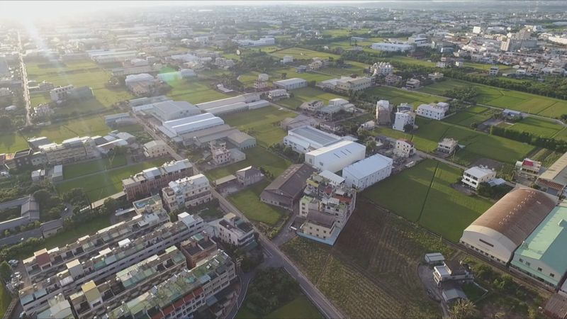 農地上的大工廠 西部平原的異樣風景